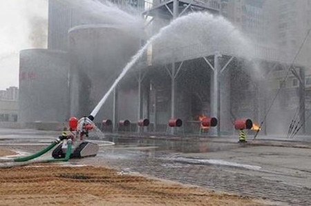 消防灭火机器人可代替人类执行危险任务